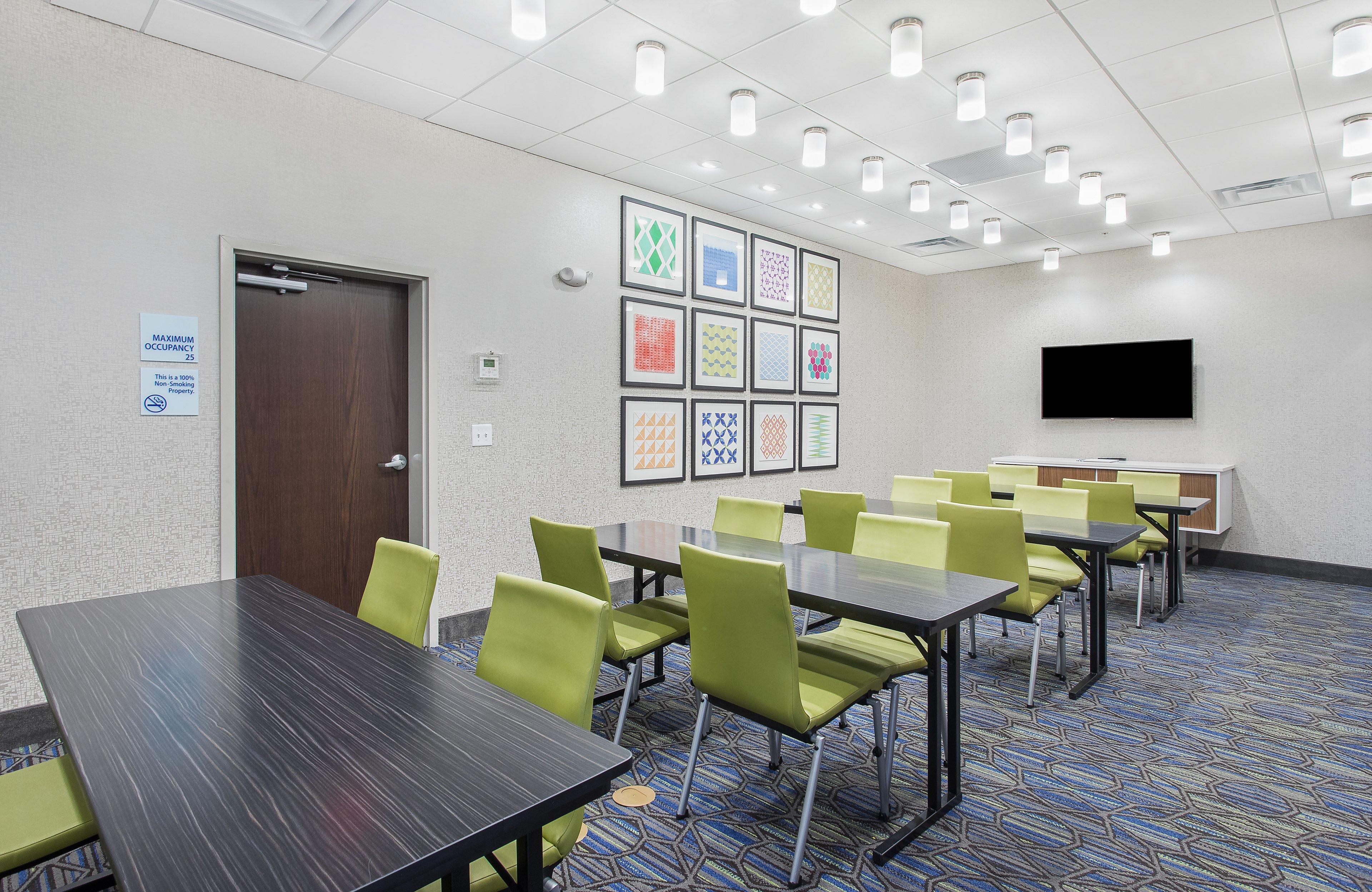 Holiday Inn Express Williamsburg By Ihg Exterior photo