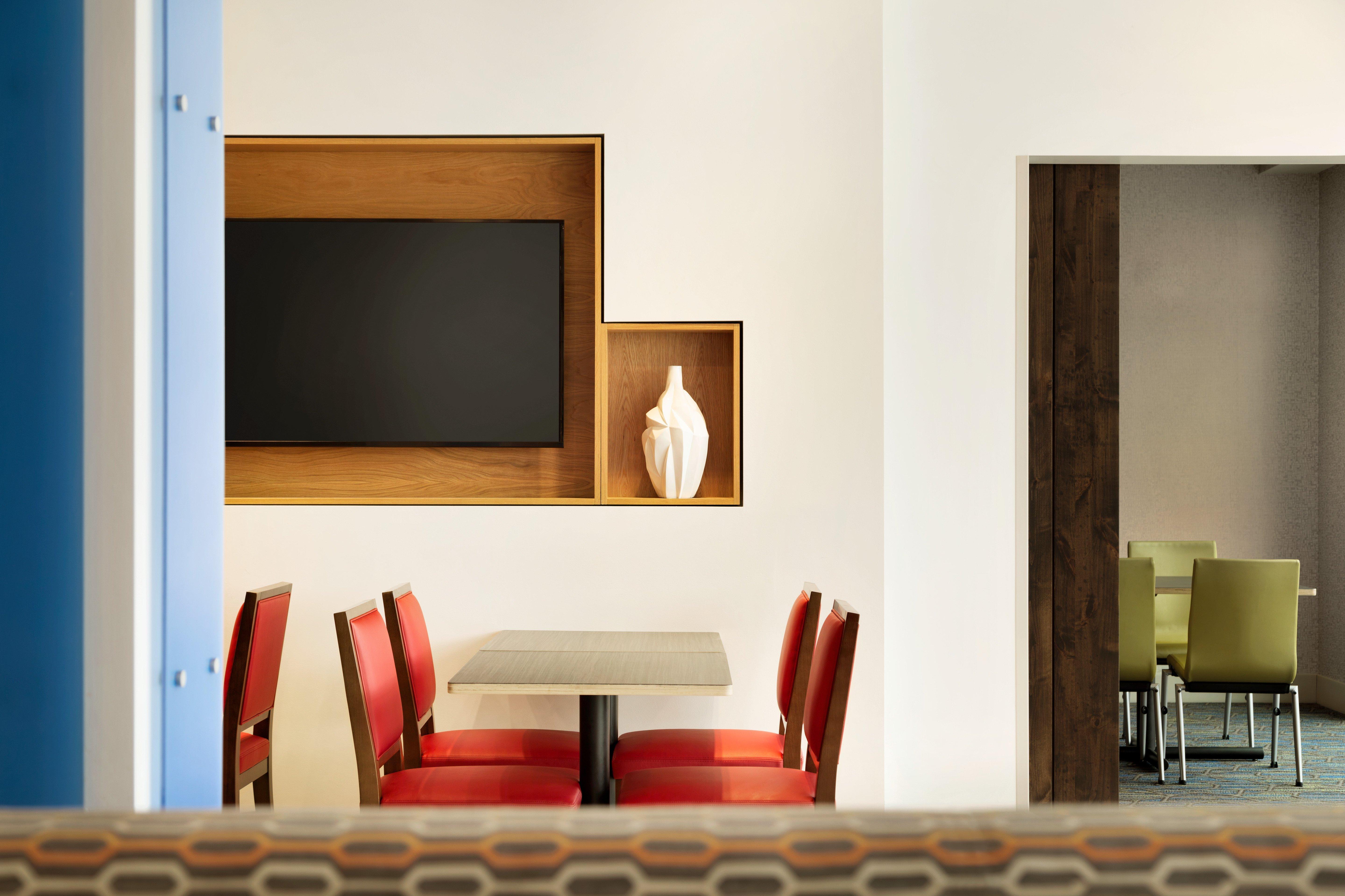 Holiday Inn Express Williamsburg By Ihg Exterior photo